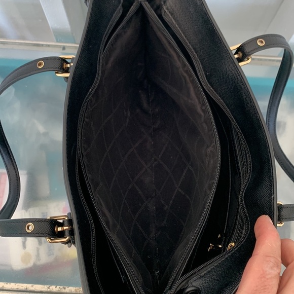 Michael Kors Bag Large Voyager Tri-Compartment Leather Tote Bag - Picture 12 of 17